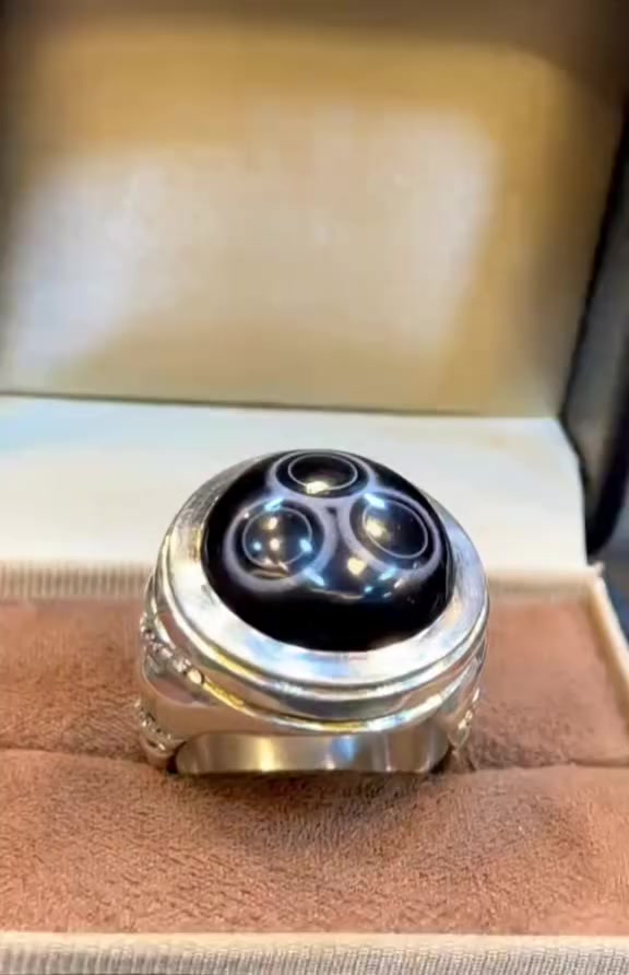 نقيب ⭐️⭐️⭐️ سليماني أسود
صياغة البطل أمير خربالي 🥰


**إذا كنت صاحب هذا الإعلان وتريد حذفه لأي سبب، رجاءا أرسل رسالة إلى الدعم الفني**