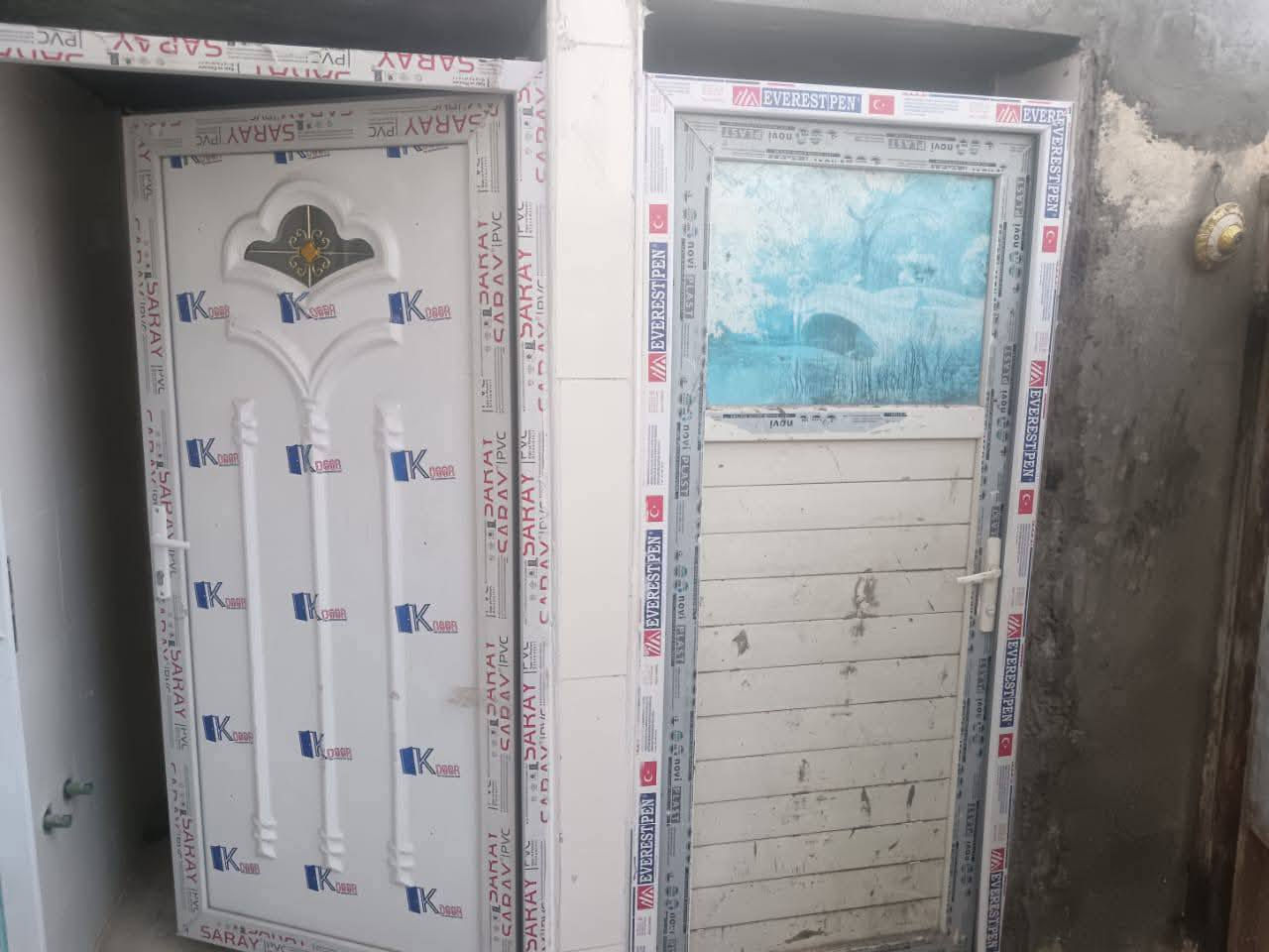 السلام عليكم
  دار للبيع مكان مميز جدا 
طابو زراعي سند 25 
المساحه //١٠٥متر
نوع البناء طابوق عكاده 
العنوان / /بابل المدحتيه
شارع علي قماره قرب حسينية الشهداء
خدمات كامله من ماء وكهرباء
عرض الشارع ٧متر
السعر/٤٦وبي مجال
تفاصيل البيت طابق واحد 
استقبال 
صاله 
عدد الغرف١
مطبخ 
منور خلفي طارمه
مجمع صحيات داخليه وخارجيه
السطح كامل  فرشي
البيت كامل ولايوجد اي نقص بي
تحويل البيت ثاني يوم بعد الشراء 
بناء حديث موقع جيد جداً 
يبعد عن الشارع الرئيسي ١٥٠متر
ملاحظة//البيت فارغ حلين غير مسكون
سنة البناء حديث
للاستفسار
مراجعة  مكتب دلالية وائل الهندي 
***********ابو علي
مكتب دلالية وائل الهندي بابل المدحتيه الحمزه الغربي ع شارع 60 قرب سلوان ابو الكاشي مقابيل فرع علي قمار
