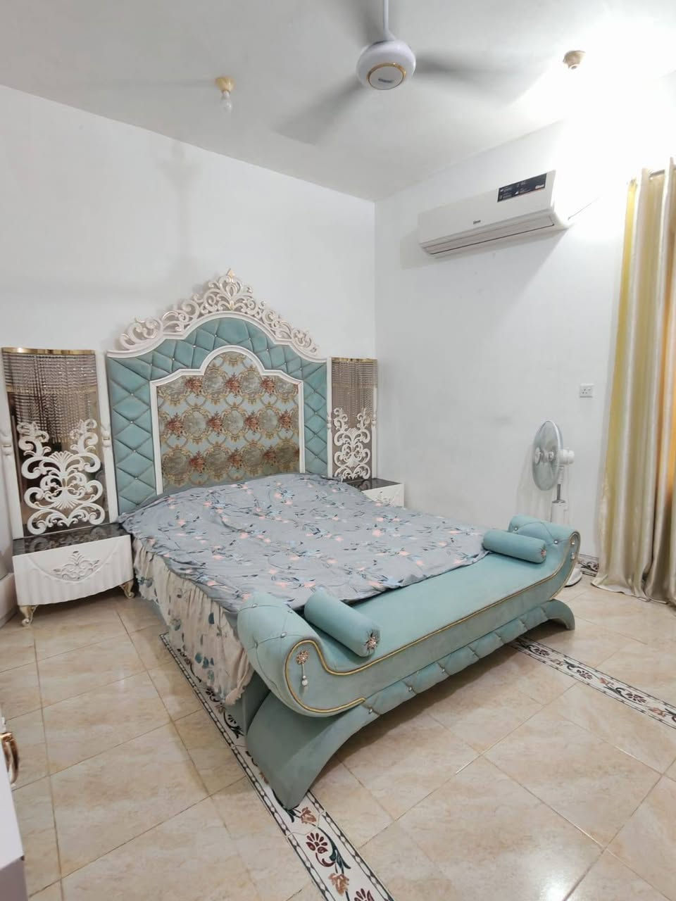 سلام عليكم شباب بنات غرفه للبيع تركي تركي درجة اولى اخت الجديده استعمال قليل هذا رقم صاحب الغرفه *********** بي واتساب خاص ما اجاوب مكاني السماوه 950 الف او بيهه مجال
