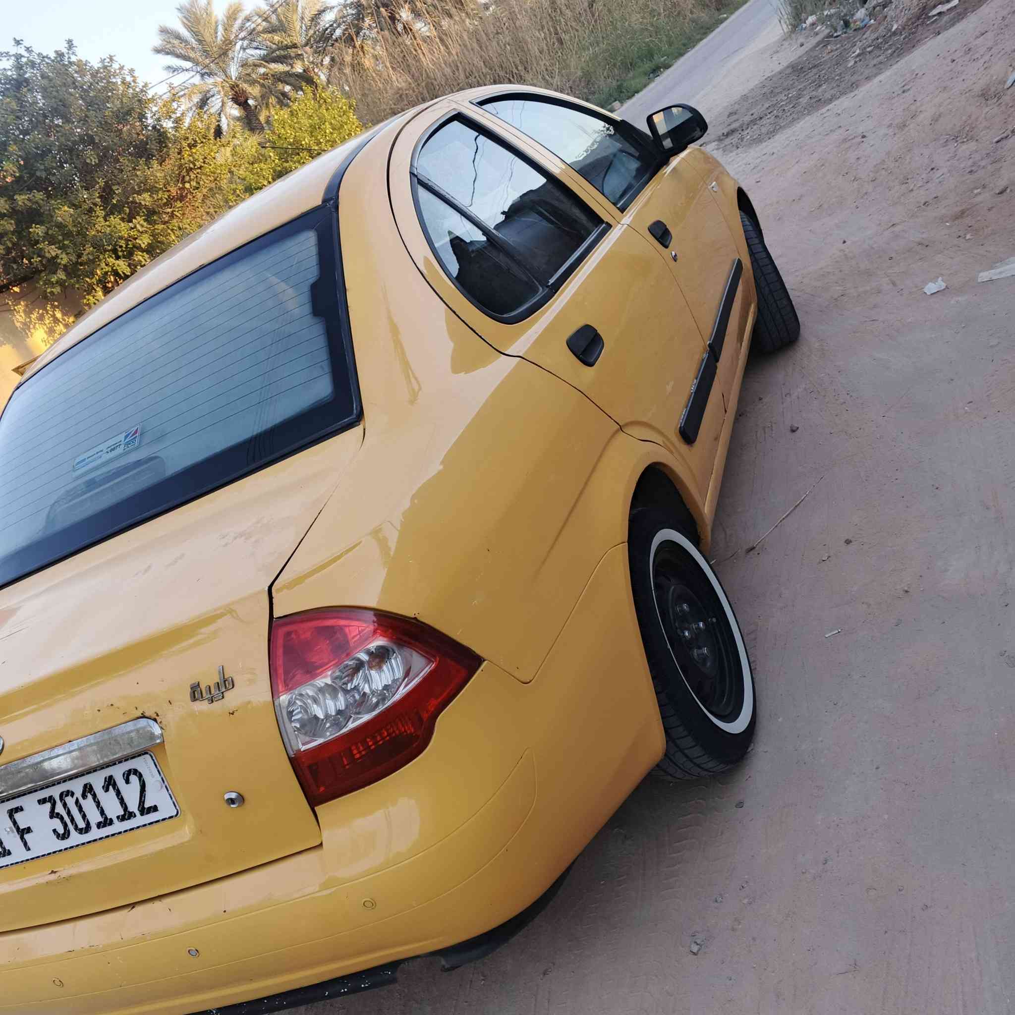 سلام عليكم سياره طيبه لبيع كير مكينه بيه بدايه تبريد ثلج ترايها يخبل بيه بنيد مصبوغ سعر 35وبيه مجال ***********
