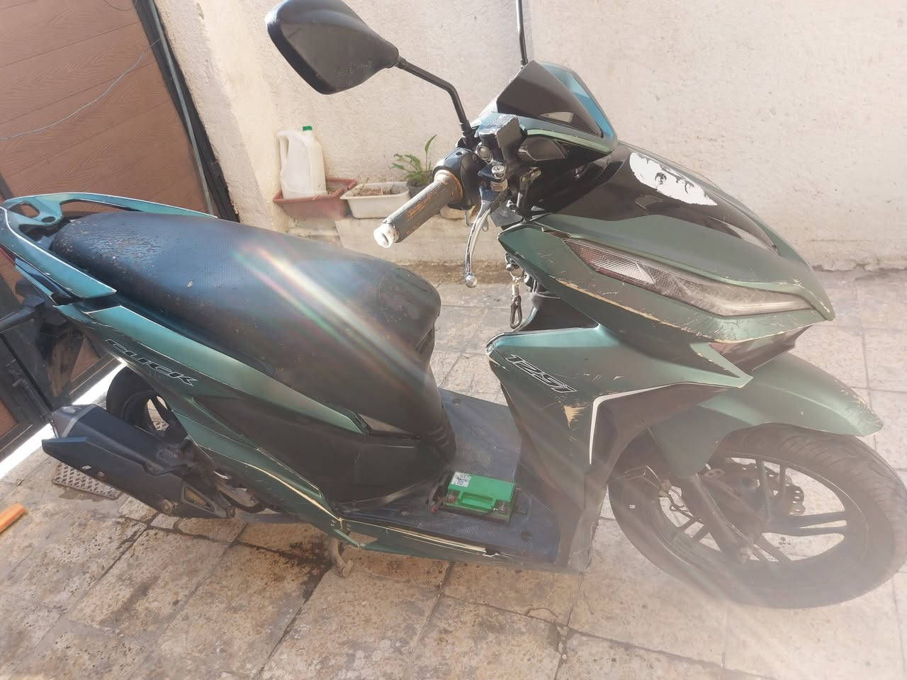 السلام عليكم دراجه البيع كامله من كلشي كهربيات الايت عالي ناصي يشاير جنطه كهربايه مكينه  اسمها  هوندا كليك  اسيويا  وكدامكم الصوره بانزين مو شحن رايده ٣٥٠ مكاني الحسينية.  *********** . مدخل التكسيات
