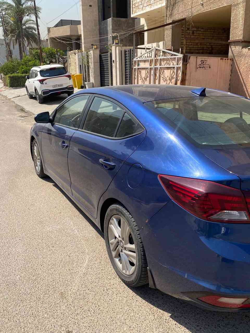 السلام عليكم الانترا موديل 20 معوقين بعدلها 11شهر وتصير حره السياره كير مكينه خير من الله بس بيها نوقص بيصيطه للمراوس  بجارجر اوباما *********** هاذه رقمي بي واتساب
