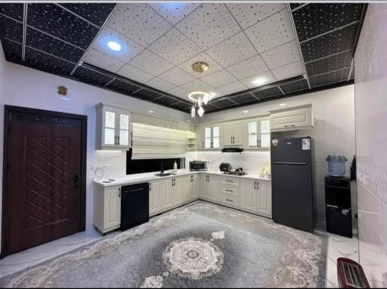 #عقارات_شيرزاد | #دار_للبيع 🏡
دار نظيف ومرتب، طابقين، قريب من المدارس والأسواق، بموقع مناسب للسكن ✨

المواصفات:

* المساحة: 100م
* الواجهة: 5×20
* عدد الغرف: 3 غرف نوم 🛏️
* كراج 🚗
* استقبال
* مطبخ حار وبارد 🍽️
* صحيات
* قريب من المدارس والأسواق 🏫

تفاصيل الطوابق:

* الطابق الأول: كراج، استقبال، مطبخ حار وبارد، صحيات، غرفة نوم
* الطابق الثاني: 2 غرفة نوم

#الموقع: حي العسكري، خلف كاتب العدل 📍
#السعر: 107 مليون (مع مجال للتفاوض) 💰

📞 للاستفسار: ***********
(اتصال | واتساب | فايبر | تليگرام)

أو زيارة مكتب شيرزاد للعقارات
الحي العسكري، بداية السايدين

#الصدق_والأمانة شعارنا

