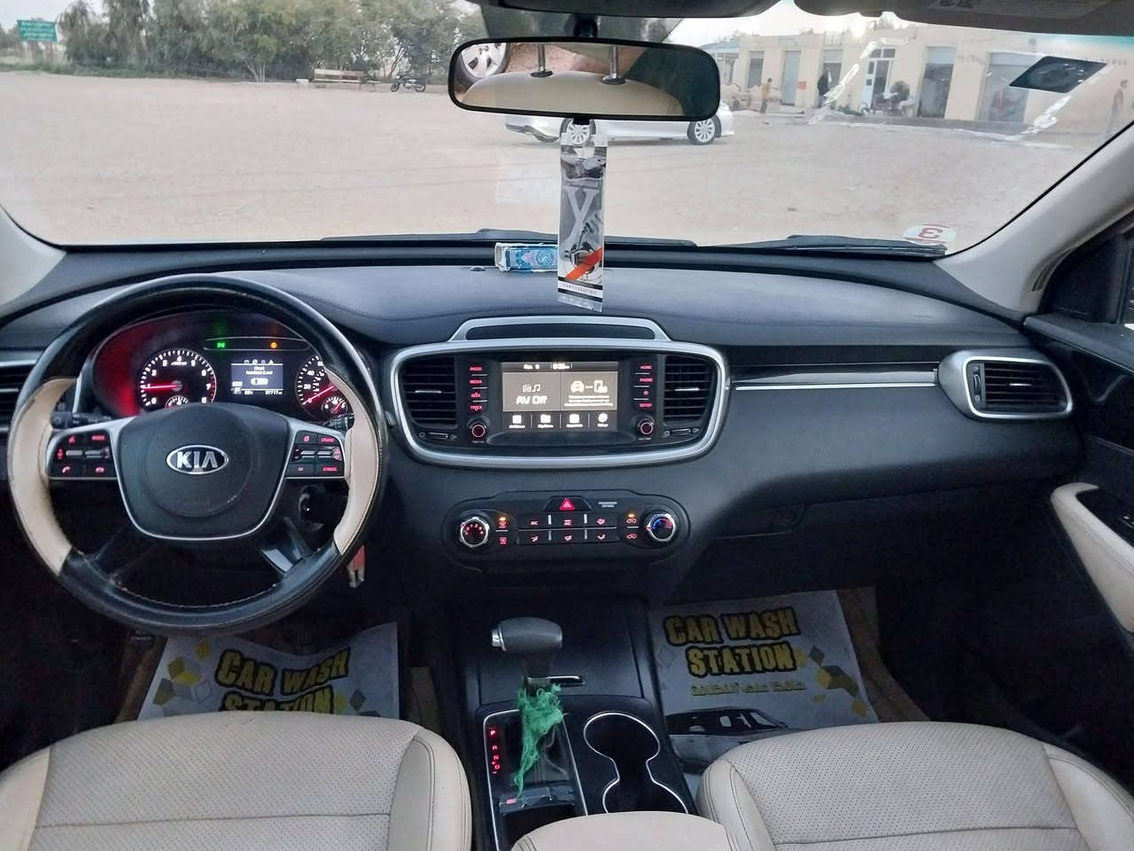للبيع سورنتوو 
الموديل 20 وارد امريكي 
ضرر صبغ البنيد فقط 
مكينه ٤ سلندر 
٧ راكب  رقم بابل نكليزي 
ماشيه ٩٨
 سنويه بسمي  تحويل مباشر تتحول بكل المحافضات 
سونارها مع المنشور سياره متعوب عليها مال جناي  
عليها ادامه كامله  
كير حداديه تخم تاير تبريد مكينه كله كفاله 
مكان ناصريه قضاء الفهود السعر ١٧٥وبيه مجال 
***********
