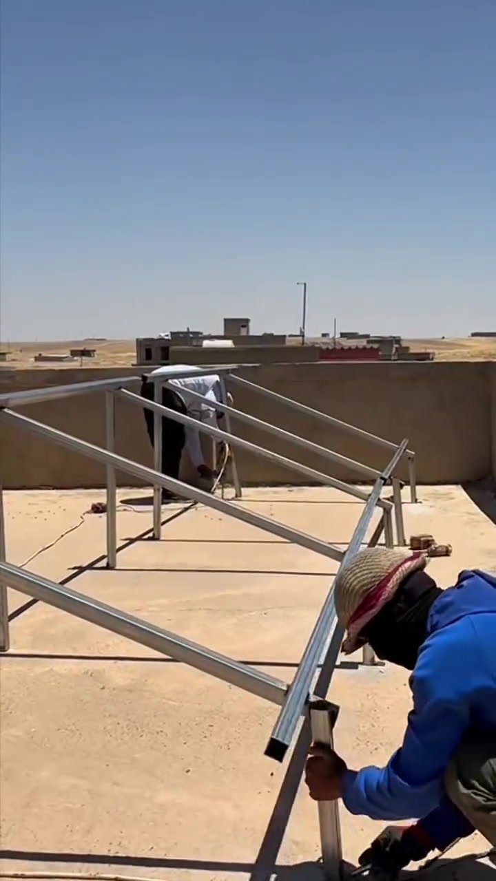 تابع تابع الفيديو للأخير وشوف شغلنا بعينك
‏     
‏              تدفع مرة وحدة… وترتاح سنين 🔋
‏
‏             🌞 شركة آشور للطاقة الشمسية 🌞
‏                     بإدارة: احمد البوحسيب 
‏
‏                🔧 الحمد لله تم التنصيب
‏
‏                     في اسديره طق طق
‏
‏                    للـ أخ محمد حسن عبود
‏
‏⚙️ المنظومة المنصبة:
‏✅ 10امبير نهاري +10 أمبير ليلآ
‏✅مكونات المنظومة 
‏✅ 5 الواح ايرا___قدره 610 واط لكل لوح
‏✅ بطاريه فلستي__ 10 كيلو واط
‏✅ انفرتر فلستي__ 6كيلو واط
‏
‏📡 مع خاصية الواي فاي والبلوتوث للتحكم الذكي
‏
‏💡 خدماتنا:
‏💰 ✅ يتوفر نقداً و تقسيط مريح يناسب الجميع
‏🔨 التنصيب في جميع محافظات العراق
‏
‏📞 للطلب والاستفسار:
‏***********
‏
