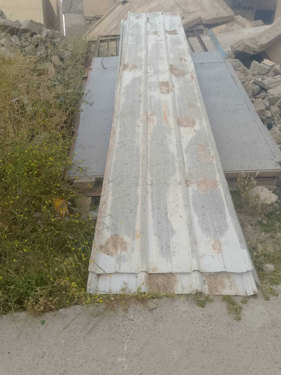 جكو لبيع عنوان طريق مستشفى العام قرب جيش شعبي ***********
