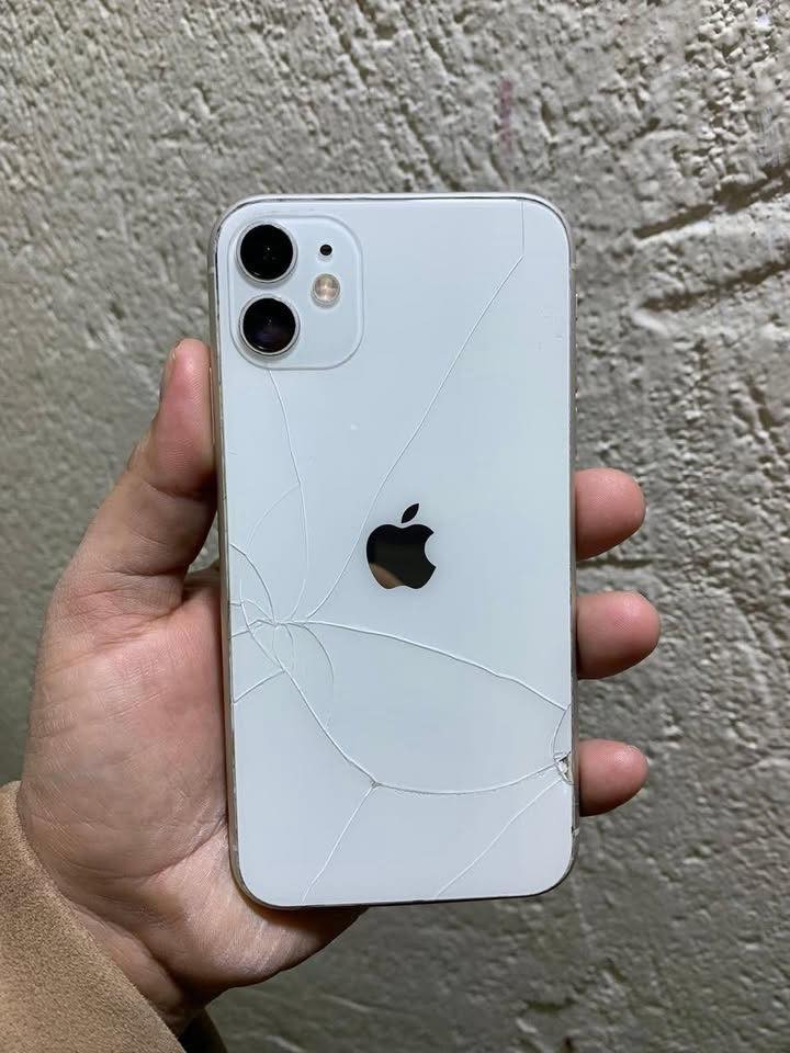 الأول اكس  اس ماكس اللون الذهبي  ذاكره 256 بطاريه 73 بلاد جهاز كله بلادي فقط بس فطور بلكلاسه جهاز كله شغال كامرات اتصال وآي فأي فقط بصمه واكفه الباقي كله شغال جهاز كامل مكمل سعره فقط 160  وبي مجال للطيبين 
……………
الثاني 11 عادي كامرتين اللون الأبيض ذاكره 128 بطاريه 100 جهاز بصمه واكفه باقي كله شغال كامرات اتصال وأي فأي 
جهاز كامل مكمل سعره 160 وبي مجال للطيبين 
مكاني بغداد مدينه الصدر *********** متوفر واتس اب 
الاجهزه يرهمن بيع ويرهمن مراوس
