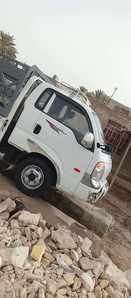 السلام عليكم كيا مسكر موديل 12 سبلاين طرمبه سياره كفاله من الضربه ماكينه وكير كفاله رقم بابل ملاحظه رقم الشاصي ضعيف وبيها رشات صبغ قليله استدات 27 تحويله كامله ***********
