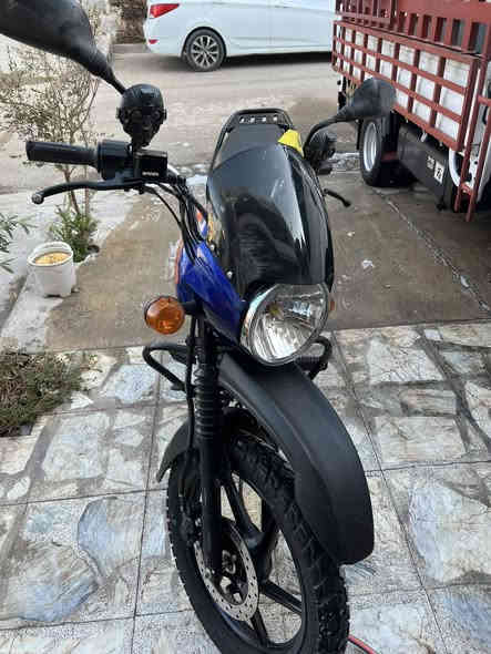 سلام عليكم دراجه بوكسر موديل23  جديده ماشيه 6800  بسمي  عنوان بغداد شارع فلسطين. السعر 3 ونص   ***********
