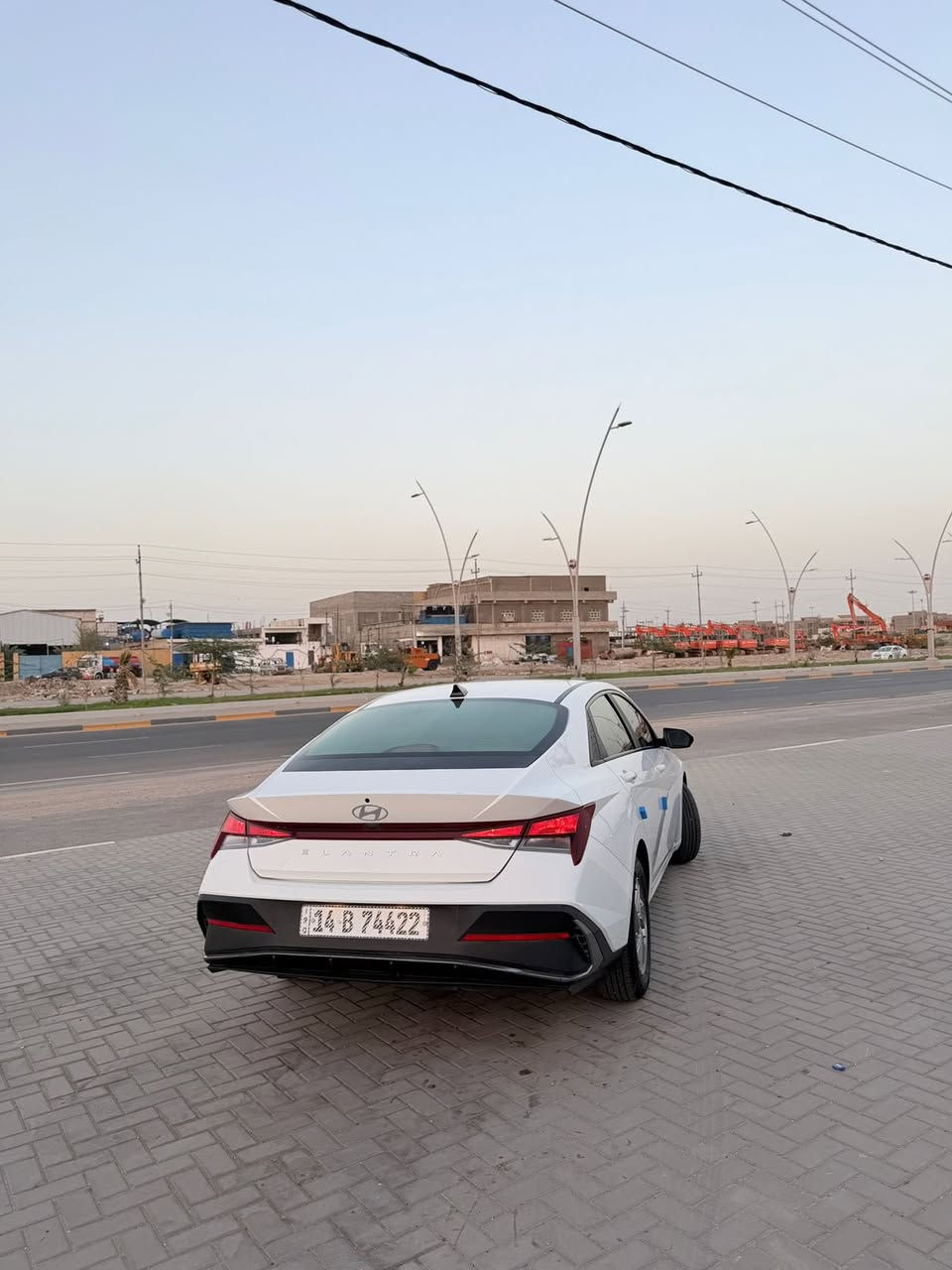 لسلام عليكم 
كلش جديده وبالعافيه الي ياخذه 
هيونداي إلنترا 
موديل 2024
رقم بصره معوقين وكاله عامه
وارد امريكي
حادث السيارة سطحي
بنيد صبغ ولباقي كفاله
ماشيه 46الف
مواصفات عاديه
السعر 157  وبي مجال
مكان السياره البصره 
للاستفسار 
***********

