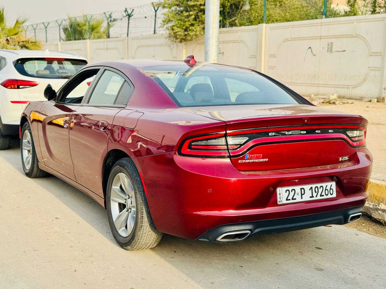 دوج تشارجر2023 
موصفات sxt
السياره ماشيه:mi23٫000
حادثها جاملغ خلفي جهت اليمين مصلح عل بارد السياره مكفوله من الصبغ فقط الدعاميه الخلفيه مصبوغه بدون ارباك السياره الداخل جلد ابيض السياره كلش جديده
كارفاكس (كلين)
للتواصل:***********
سعر السياره 27٫500$ بيها مجال
