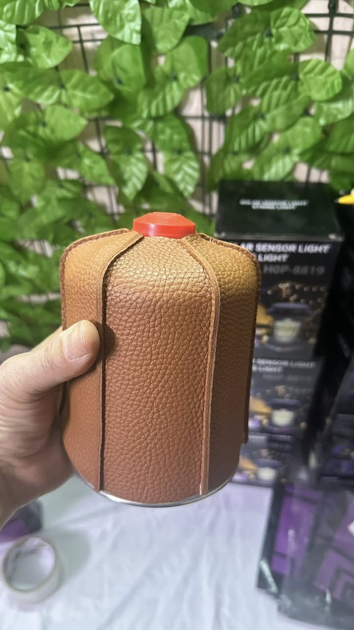 � دبّة غاز بتغليف جلد فاخر
عملية وأنيقة في نفس الوقت ✨
تحمي الدبّة وتعطيها شكل مرتب وفخم

💡 المميزات:
✅ غطاء جلد متين يحمي الدبّة من الخدش
✅ شكل أنيق مناسب للعرض أو الإهداء 🎁
✅ سهلة الحمل في الرحلات والتخييم
✅ تحافظ على الدبّة وما تتضرر بسرعة

🎯 مناسبة لـ:
الرحلات البرية، التخييم، الكشتات، والاستخدام اليومي

💰 دبه مع غلافها سعرهن 13الف فقط
🚚 التوصيل متوفر لجميع المناطق

📩 للطلب:
راسلنا خاص أو اكتب “تم” بالتعليقات


**إذا كنت صاحب هذا الإعلان وتريد حذفه لأي سبب، رجاءا أرسل رسالة إلى الدعم الفني**