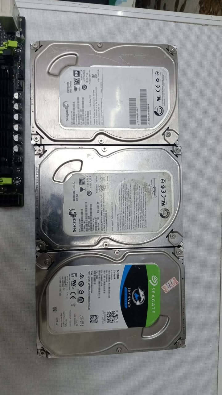 هلا
دعافيس pc للبيع
3 هاردات 500g HHD يطلعن صوت بس مايعرضن (فحم) كلهن ب 10 
nvma 120g 15
شغال والهلث 100
SD128g شغال طبيعي وذاكرة حقيقيه ب8الف
توصيل جميع محافظات 6 (اسعار عدة توصيل) 
***********
