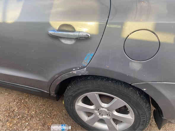 السلام عليكم سنتافيه موديل ٢٠٠٧ وارد امريكي بي صفحه السايق صبغ بس وحادثه جاملغ الوره بالهلال مثل ما بين بالصوره مكينه جديده سياره كامله من كل النواحي السعر ١٢٥ ورقه وبيه مجال بسيط مكانه بغداد السنويه باسمي رقمي دولي مامتواجد على الفيس 
*********** بغداد
