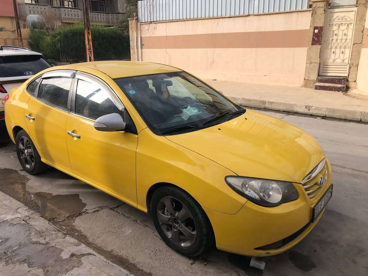 سلام عليكم مكلف بل نشر 
 للبيع افانتي ٢٠١٠ رقم بغداد مشروع وطني باسمي تحويلها موصل شرط التحويل 
(مواصفات السيارة)
محرك ١٦ المرغوب 
تحكمات ستيرن 
فول توماتيك 
تدفئة كشنات
دشبول دكم
(السعر ١٠٠)
(ضررها الجاملغ الخلفي اليسار مبدل )
رقم الهاتف للاستفسار : ‏‪0770 942 8652‬‏
