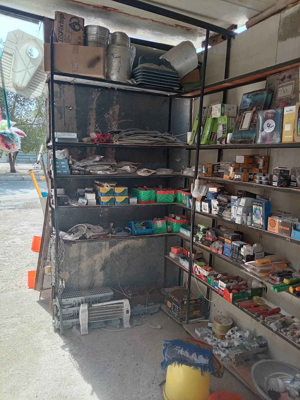 السلام عليكم غراص إنشاءيه للبيع المكان بغداد شهداء البياع ***********
