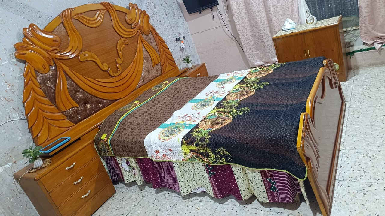 غرفه تسكام صاج داخل وخارج ام السته طابقين نظيفه كولش سقف وقاعده بلوك السعر 900وبيه مجال مكاني محاويل للاتصال ع الرقم ***********
