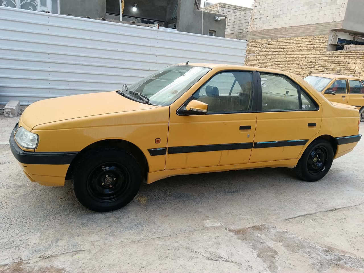 السلام عليكم اخوان للبيع سياره بيجو لميس 2016 دشبول عالي رقم نجف انكليسي بسمي مصفره هئية وغرامات و سنويه جديده
سياره نظيفه انظف من الصور مكفولة من ضربه وصبغ وتبديل عده بنيد بي رش كلير بدون تبديل وعندي سونار  تخم تاير جديد حداديه جديده تبريد ثلج مكينه بيها خيط بخار فقط مكاني نجف الكوفه رقمي  ***********
