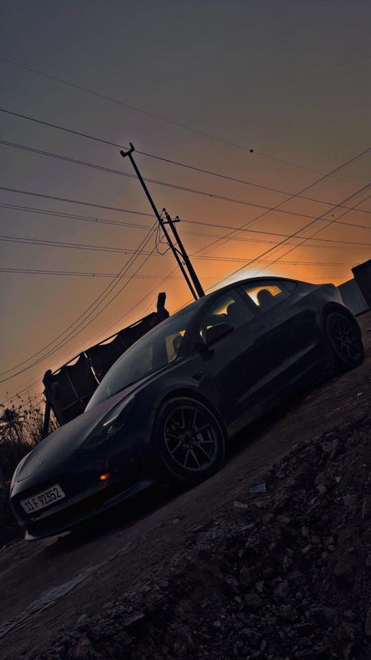 تيسلا موديل 3 2023 حادث كلش سخيف
السلام عليكم 
تيسلا موديل 3 2023 تك ماطور صاروخ 🚀 
مواصفات التيسلاا معروفه 
السياره حادثها كلش بسيط رجاءاً لحد يقارنها بالمهجومات
بيها حافة الصندوك وحافة الجاملغات الخلفيه فقط الباقي كفاله من الصبغ دواخل شواصي لغود شخط مابيهن 
السياره بطاريتها 🔋على شرط 100‎%‎ كفاله حتى من الفتح 
السياره بأسمي التحويل شوكت ميعجبك 
السعر بـ 153 ورقه وبيها مجال للطيبين والله يحفظكم جميعاً اكو حتى بـ 130 فـ لتقارنها بالمهجومات ابداً وشكراً 
مكاني بغداد المنصور 
***********
