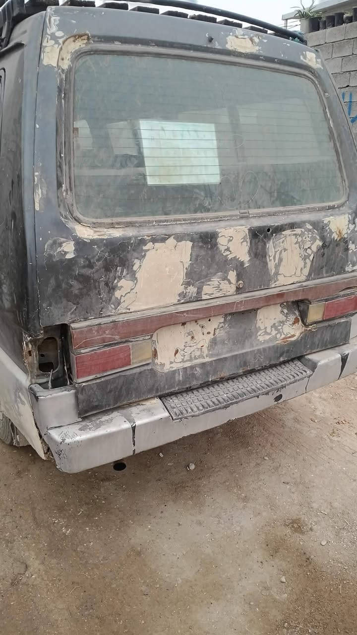 السلام عليكم كيا بسته موديل 93 رقم بغداد ورقي غرامه عليها 400 وهيئه من ال 23 المشتري يدفعهن ماكينه بها خيط بخار بدون تنقيص جير واكشن زينات السعر 3 مليون وبيها مجال رقم الهاتف ***********
