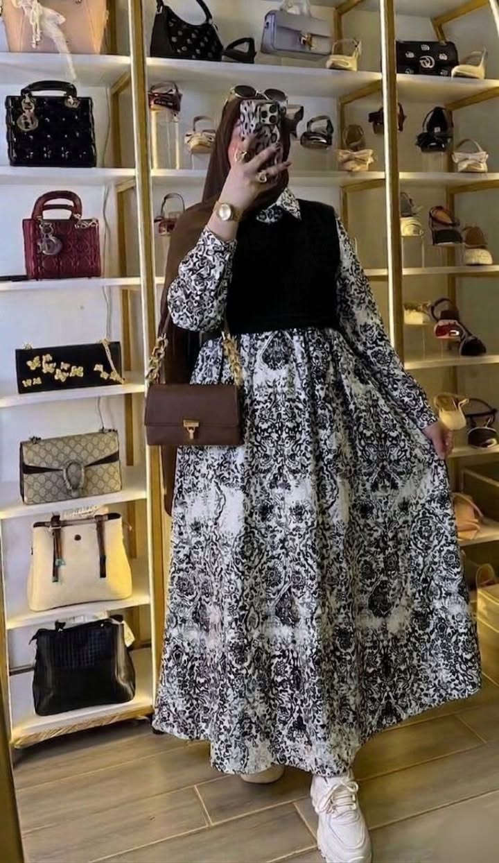 صورنا كلها على الطبيعة و توصيل لحد البيت و الدفع عند الاستلام  
 موضة تركيا 👑💙
دريس مشجر كولار+ توب ساده= تركيب يخطف القلب ✨😍  
الكولار الشميز مدي وقار... والوسع من تحت بيقول أنا براحتي ❤️‍🔥  

البسيه بكوتشي أبيض = كاجوال كيوت  
البسيه بشنطة كروس = بنت انستا جامدة  
الخلاصة: لبستيه = بقيتي "الكول جيرل" بتاعت الصحاب 👑

الحكاية⚜⚜دريس كلوش مشجر بكولار + توب ساده ملوكي 😍💯 
 
الماتريال⚜⚜فريسكا ايطالي مستورد مستورد عالي الجودة 💯💯  
ماتريال التوب ⚜⚜توب موج البحر 💯
المقاس⚜⚜وان سايز من 50ك لـ 85ك مرتاح دلع 😌👌
  
السعر⚜⚜اقل من 550 بس... الشياكة التركي ببلاش كده؟ 😘

ده مش فستان... ده "مود الروقان" 🔥 
424


**إذا كنت صاحب هذا الإعلان وتريد حذفه لأي سبب، رجاءا أرسل رسالة إلى الدعم الفني**