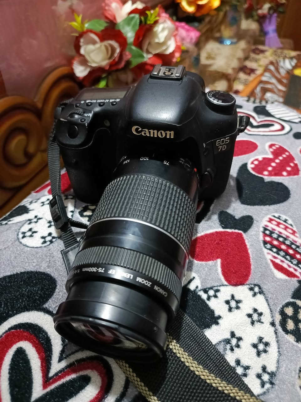 كامره كانون 7D للبيع مع زوم 70 /300
بطارية 🔋 + رام + شاحنه 
للبيع. بسعر مناسب للتواصل خاص او اتصال 
***********
