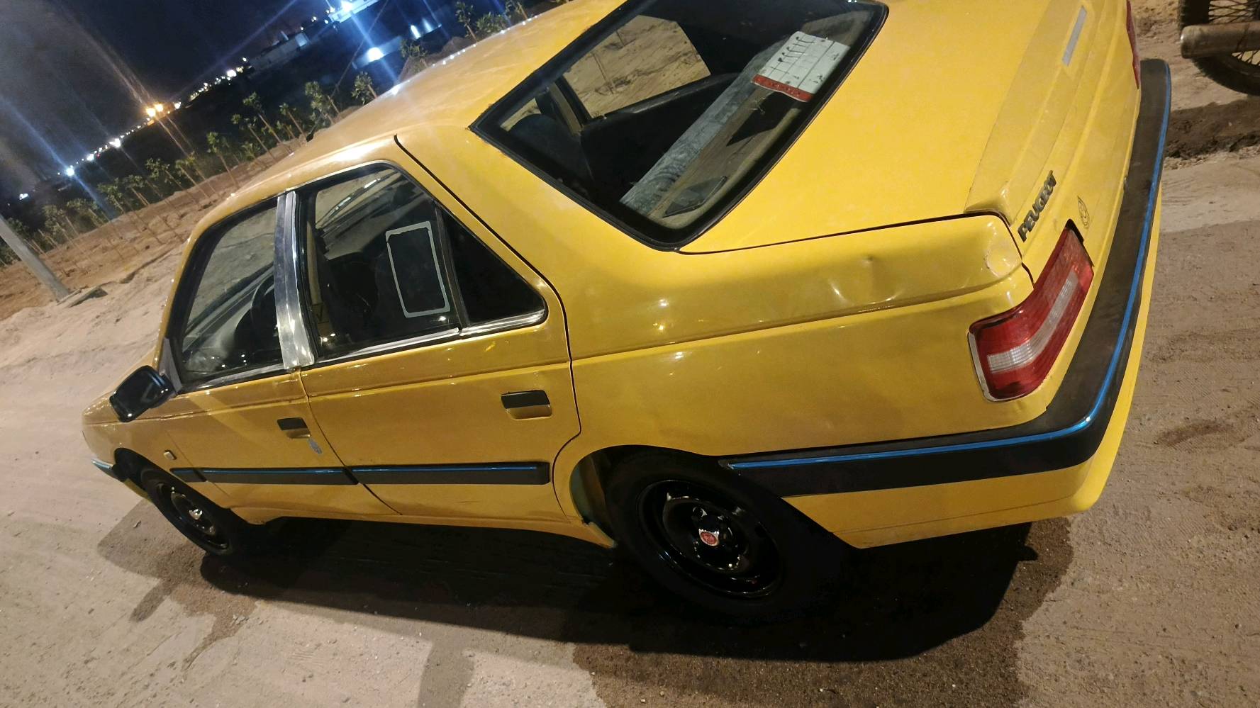 سياره بيجو 405 سياره كفاله من ضربه ومن تعمير    كير كفاله. مكينه ستوا بادي بيه تبخير  تبريد شغال  حداديه تخم تاير كهربايت كله شغاله رقم السياره نجف 
سنويه منتهي  بس اذا بيع يخذ مني الشراي مصفر كلشي هيه وغرمات  بكان سياره بصره ***********