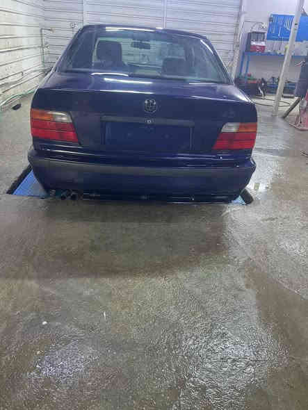 سلام عليكم E36 مكينه 25 مسكر لبيع سياره اول صبغه لها الداخل كله جديد سياره بسمي بغداد ثاني يوم احول سياره كلها جديده ماكو نقص سعر 58وبيها مجال تفاصيل (***********)
