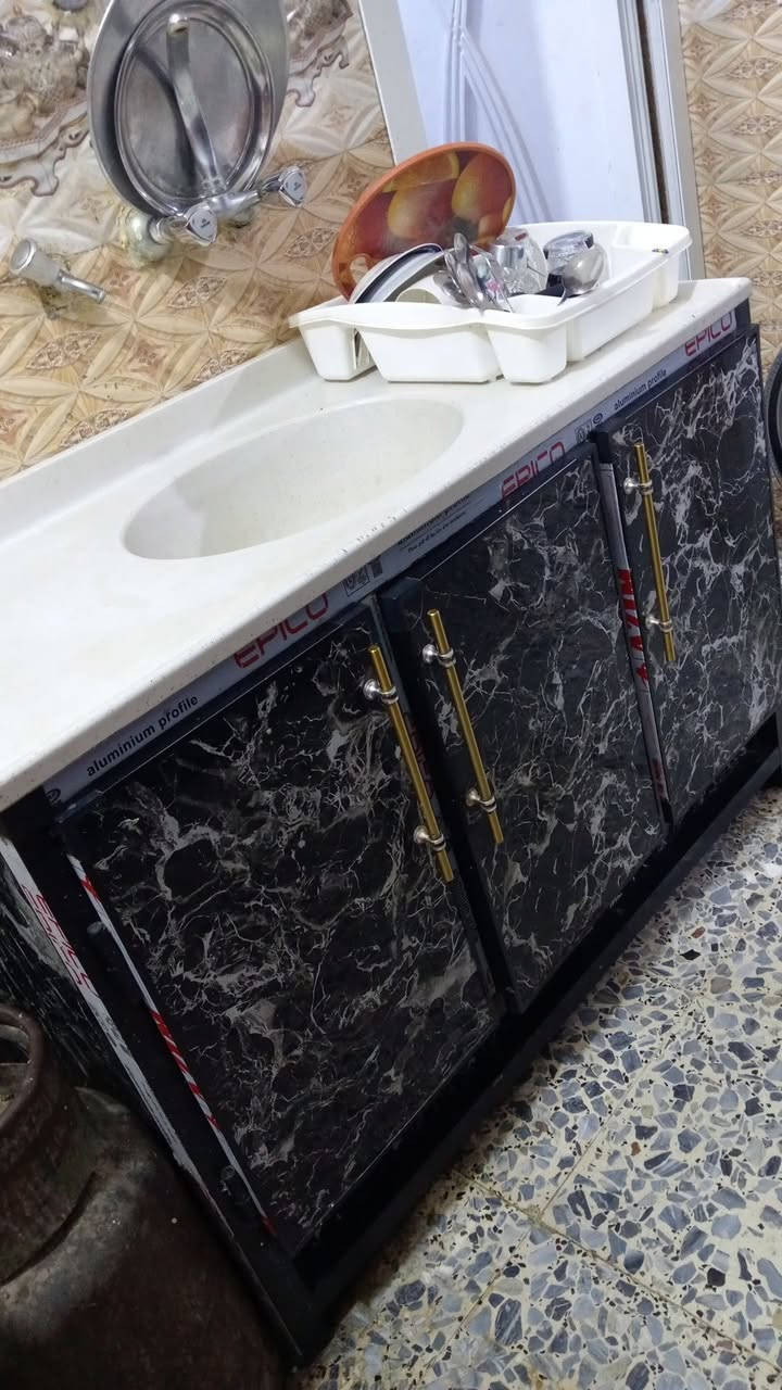 للبيع ب ٣٠٠ وبي مجال مكان بغداد جديدة الرقم ***********
