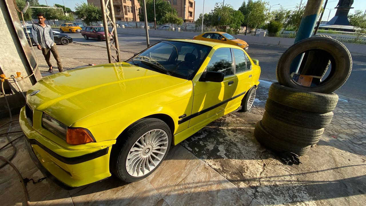بي ايم موديل1991 بيلاد محرك 525 عدل 
كير zf  سياره شرط تبريد   اي بي ايس 2جام كهربا   سستم صوت  وياله 17 توسايز  اكزوز رياضي صوته كولش ناعم رقم اربيل شرط التحويل   السياره بدون اي مصرف سعره 53 ورقه بي مجال الي شراي يخابر *********** كركوك, العراق
