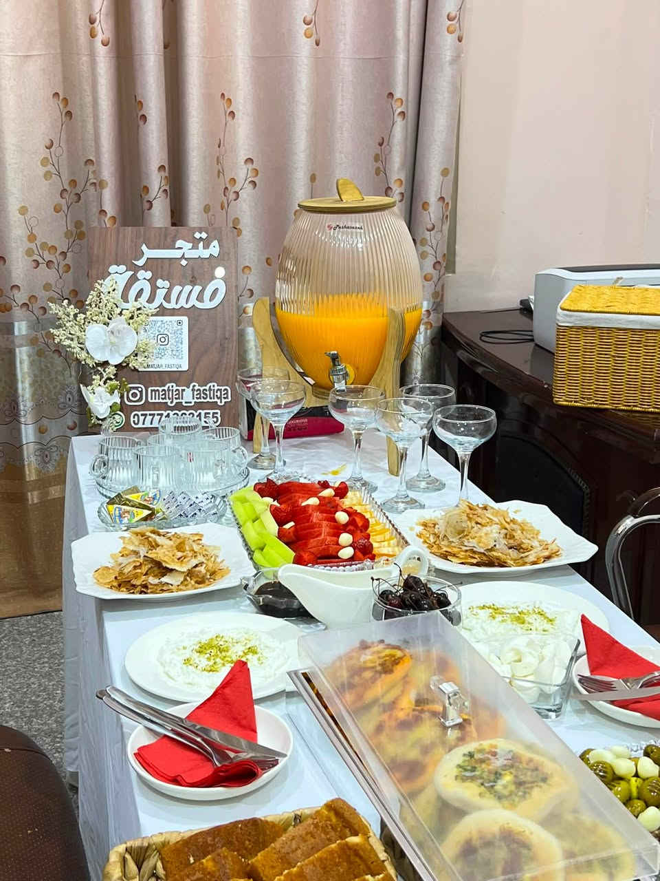 حين يجتمع الإبداع مع الذوق الرفيع، تكون النتيجة فطوراً يليق بلجنة مناقشة الدكتوراه للطالبة سرى 🌸✨

تشرفنا في متجر فستقة بتجهيز هذا الفطور بكل حب واهتمام بأدق التفاصيل، لأن مناسباتكم تستحق الأفضل 🤍

الحجز والاستفسار على الخاص لطفاً🙏
السعر على الخاص
رقم الواتساب ***********
لا أحل استخدام صور شغلي لطفاً🤍
