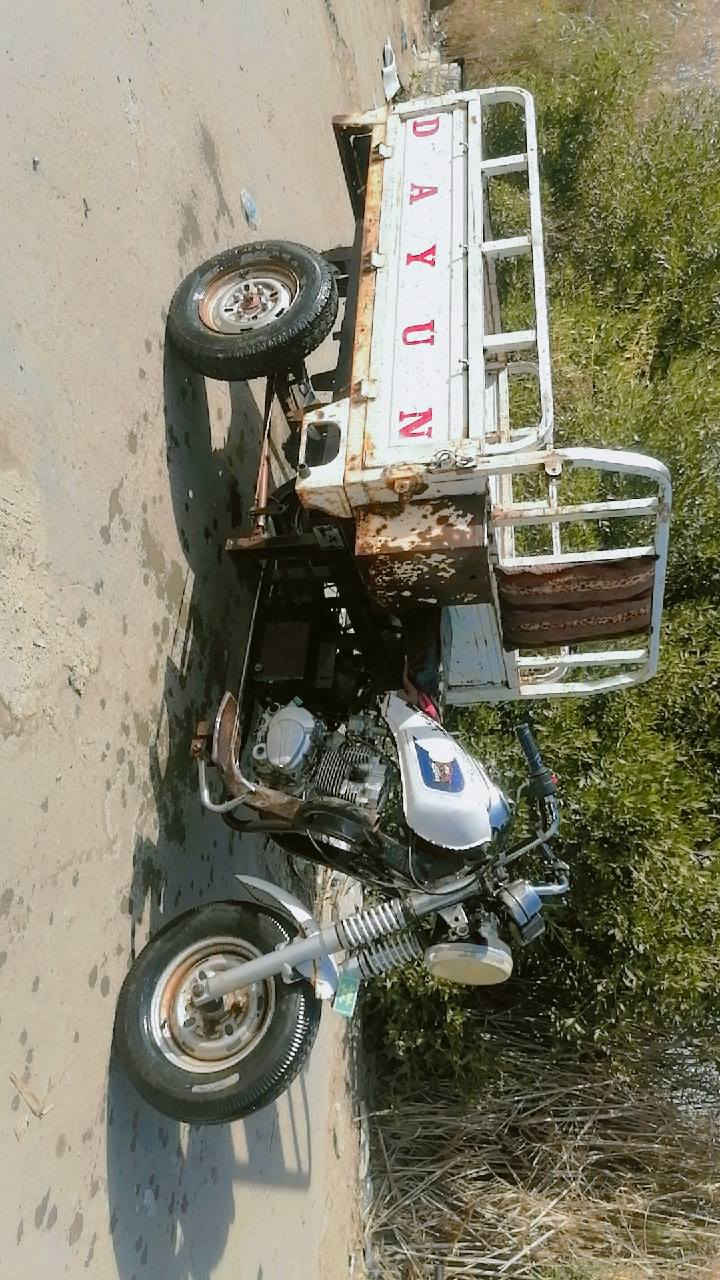 سلام عليكم
ستوته للبيع موديل ١٨ 
اوراق اصولي شاصي مكفول مداور من معرض البعياوي 
ستوته جاهزه كبل للشارع لاخياس ولالحيم بدي جامد بس جارد بدون لحيم سدر شغال جديد مكينه ناعمه خير من الله ضفيره جديده لايت اشاير كلها شغاله مابيها شي طافي ستوته حلوه مال جناي  وبل عافيه ع الياخذها 

 مكاني رفاعي تفيج 

سعرها مليون ٢٠٠ وبيها مجال قليل الشراي ينتصل مامتواجد ع الفيس رقمي ***********
