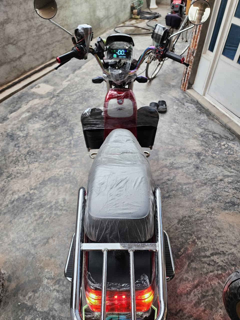 السلام عليكم
هارلي 6 بطاريات و سكنس 6 بطاريات للبيع 
هارلي 6 بطاريات موديل 25 جديد مستخدم قليل سعر 565 الف بيه مجال قليل جديد على وضع الشركه بطاريات فول عالفحص 

سكنس موديل 25 جديد فول مرتب جديد مستخدم قليل بطاريات عالفحص كلهن تمام السعر 495 
المكان الكرمه شارع عشرين قريب اسواق سنتر الكرمه 
***********
***********
