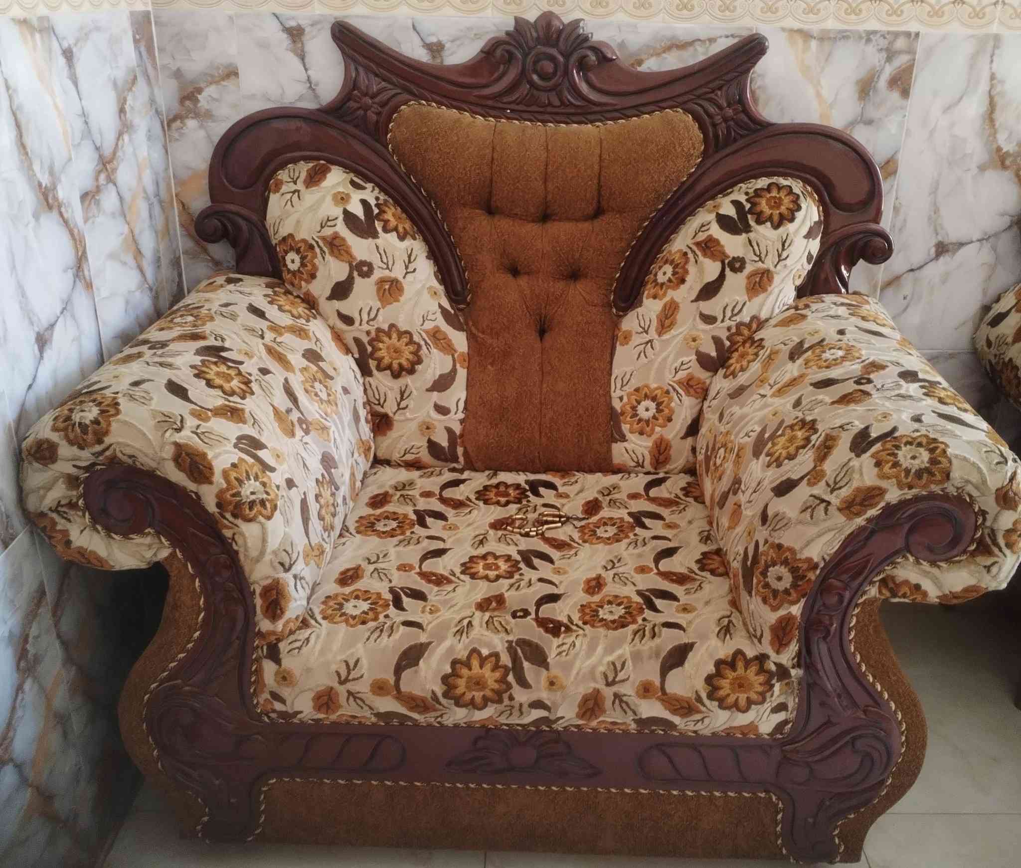 تخم قنفات شغل عراقي درجة أولى اخو نظيف يعني نظيف بمعنى الكلمة يعني نظافة ٨٠ بالمية للبيع يتكون من ٢ مقعد ابو نفر و٢ ابو نفرين او ١ ابو ٣ نفرات


**إذا كنت صاحب هذا الإعلان وتريد حذفه لأي سبب، رجاءا أرسل رسالة إلى الدعم الفني**
