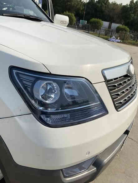 بسم الله الرحمن الرحيم 
اخوتي سيارتي موهافي موديل 2016 رقم بغداد دولي جديد
 السيارة نص فول يعني دفع رباعي باب خلفي شفط كشنات جلد  تشغيل سويج بدون بصمة وفتحة السيارة جاهزة ومالت بيت مصروف عليها وداخلة ادامة كاملة بداية السنة الصدر امامي خلفي جديد ودبلات جكسارة يعني السيارة ماتهفي  المحرك مكفول سبانة مافاتحة برغي بي والكير ايضا مبدل فلتر ودهن ضمن حملة الادامة قبل العيد شديتلها منظومة غاز يعني تفويلتك اسبوع ب10 الاف ماكو صرف وتريد تبقى على منظومة الغاز هي دكمة تخول ومبدل بيها تخم نوزلات اصلي غرفتها نظيفة كلش بيها كلير جامغ وباب امامي جهة اليمين اثر شخطة ستوتة  بالبياع  موجود سونار تفضل  راسلني ويوصلك اي شي تريد نسيت اكتبة السيارة عارضها ب168 بيه مجال للشراي  وهذا ارخص سعر لموديلها ولمواصفاتها   والسيارة مكلفتني اكثر من شدتين بس بالبيع يحكم السوك 
اتمنى عدم الازعاج من الناس الي ما تشتري وتحياتي للجميع 
اتصال ***********
