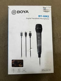 للبيع مايكروفون BY-HM2   • نظافة 99% • مشحون مرة واحدة فقط • الاستخدام...