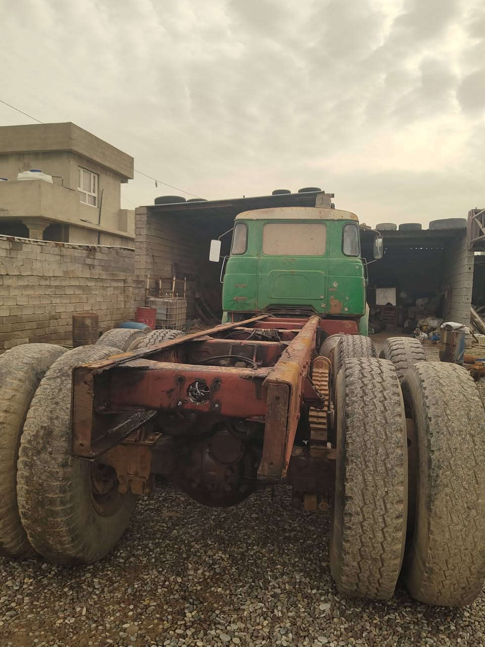 السلام عليكم سياره للبيع محرك تعبان  وكير  سكانيا صاحبهه ماندله ابيع كوم حديد سعر 30 تواصل ***********
