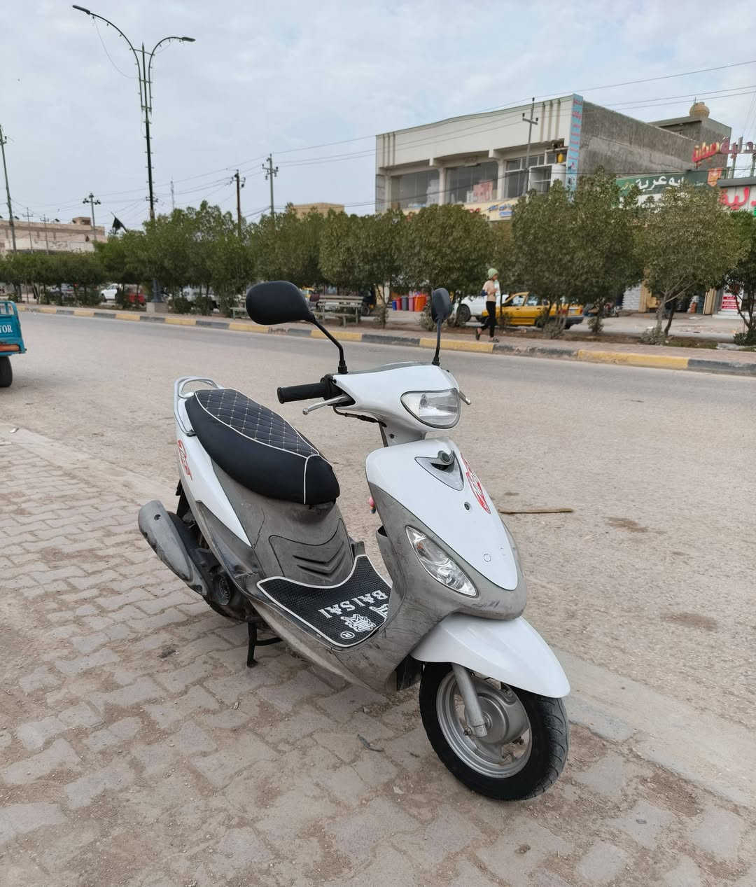 سلام عليكم 
دراجة ماكس منغولي طك كارتون كلش نظيفة وختم واحد ويا المكينه مكفولة كفالة عامة من كلشي صارلها 4 اشهر من نازلة من الرمبه شلعة ومعدل ونعومة فوول شرط مكينه خرسة ونص نكرة سلف دراجة مال جناي للبيع سعرها 600 وبيها مجال قليل مكاني طويريج الشراي يتصل ***********
