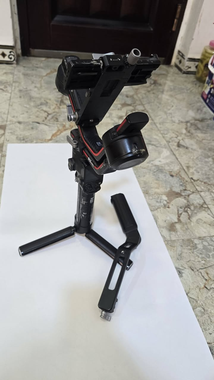 رونين rs3 pro و جديد 85 mm sony اثنينهن سوا سعرهن مليون توصيل موجود السعر ***********
