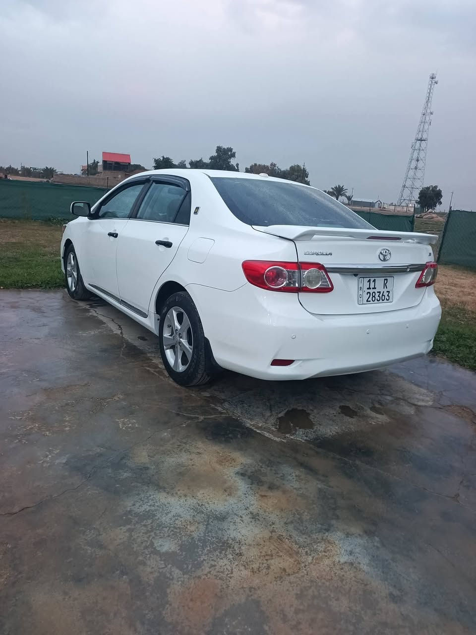 للبيع كورولا موديل 2013 السعر 127و بيه مجال ***********

