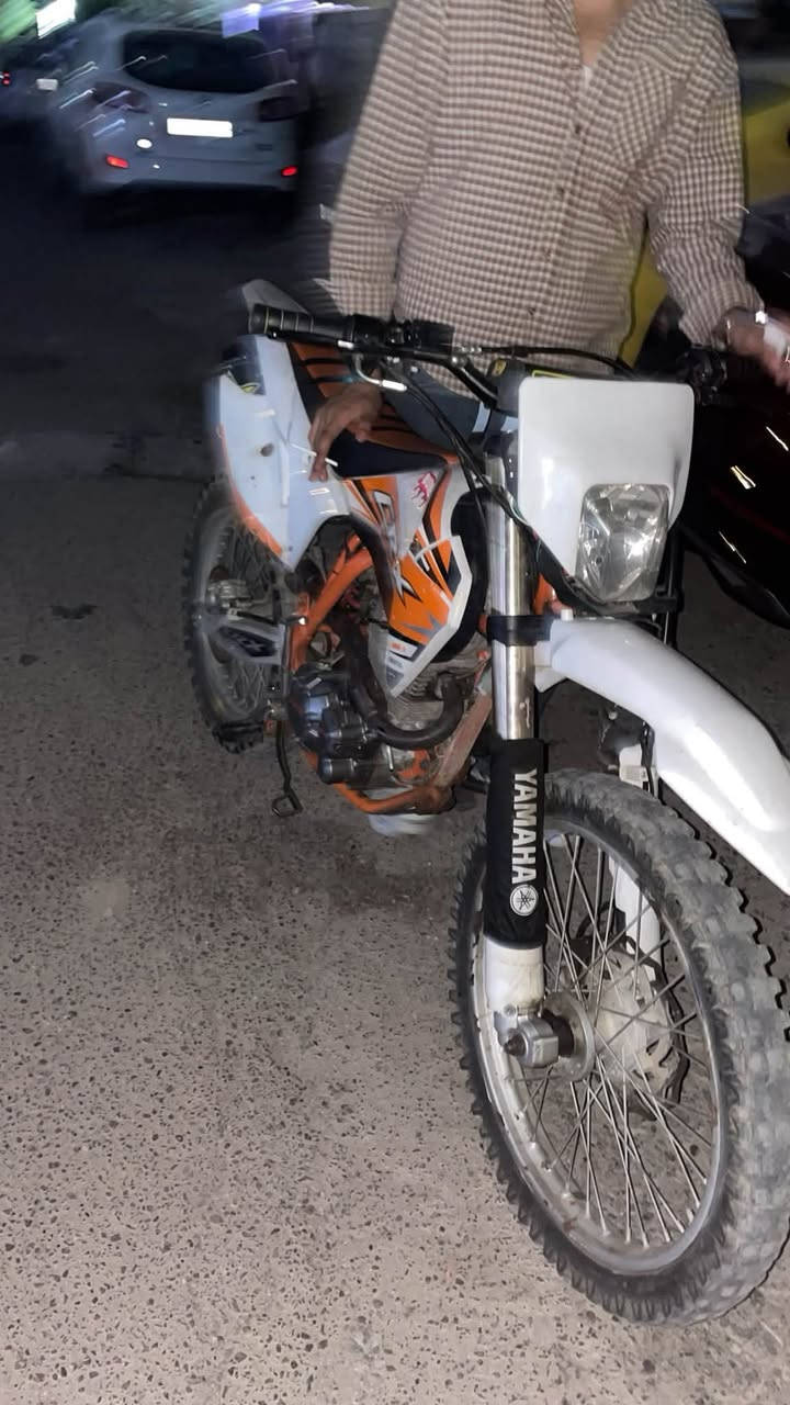 سلام عليكم
Crx 2025 300cc
بل واقع هواي احلى دراجه جديده شلعه ومعدل ومكينه وكير كفاله او وياهه كفرات كامله موشم 
سعر 900 الف وماكو هيج سعر ونضافه بل سوك 
مكاني البياع ول عامريه ***********
