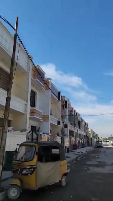 ابو دشير ،، خط النفط
قرب شارع المدارس مقابل الطابو ،،، مساحه البيت 75 
يحتوي على ثلاث غرف نوم + هول + مطبخ حجم كبير + حمام عدد 2 شرقي وغربي(***********) رقم صاحب الدار
