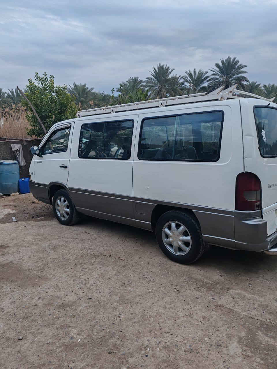 سلام عليكم ستانه مديل 2000 رقم كليزي تحويل مباشر مصفره هيه غرامات سياره مكفوله الاستفسار ***********
