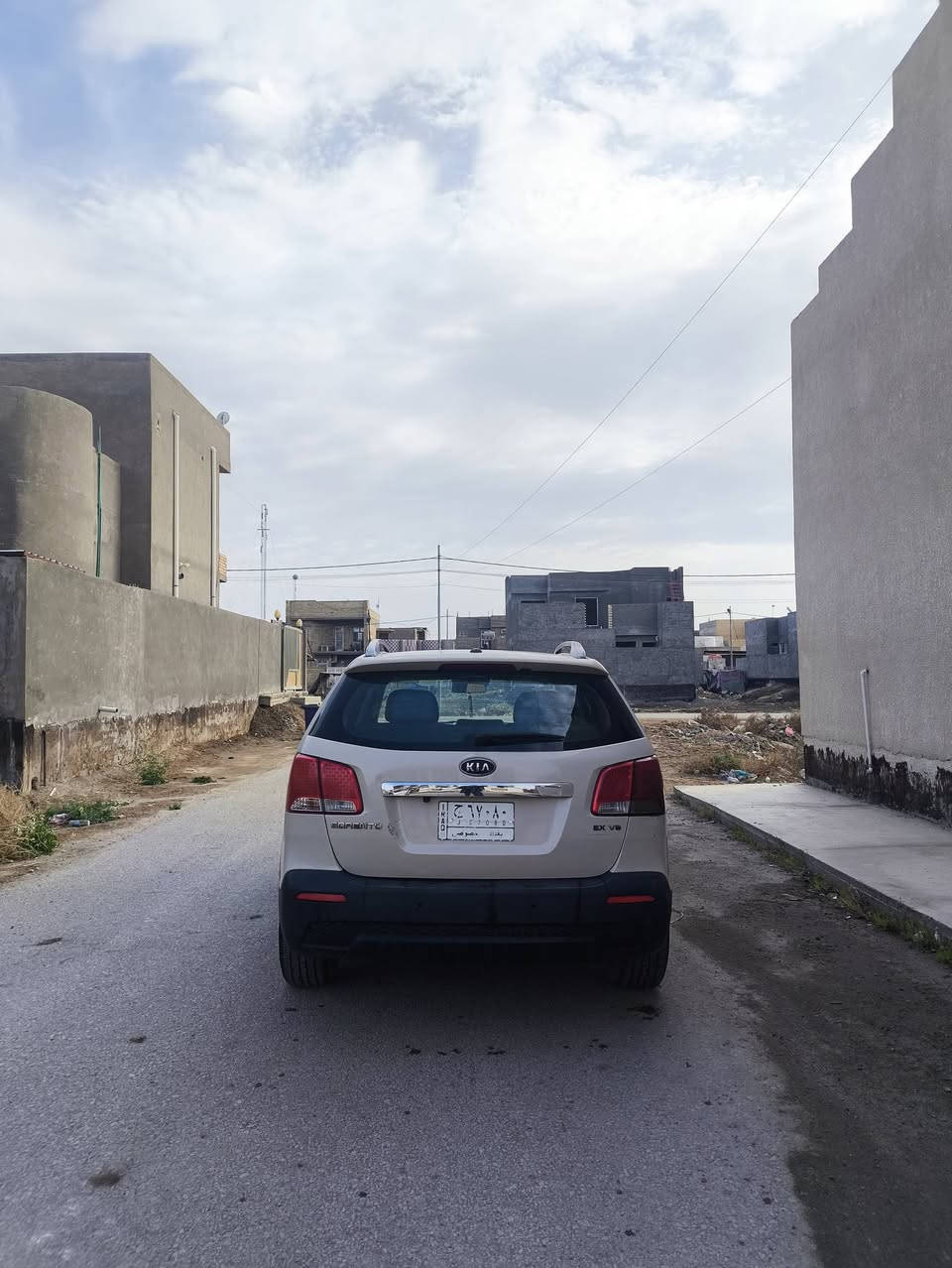 السلام عليكم للبيع سورنتو موديل 2011رقم بغداد  جاهزه كير ومحرك كفاله تخم تاير جديد حداديه جديده وارد أمريكي
محرك 6 سلندر
السعر 117 وبيها مجال
اللاستفسار ‭***********
مواصفات السيارة 
بصمه بانوراما 
7راكب 
3قطع تبريد
شاشه
تحكم استيرن جهتين 
كشنات جلد
كشنات كهربائية 
أشاير بل مري 
مكان بابل
☝️☝️☝️☝️☝️
