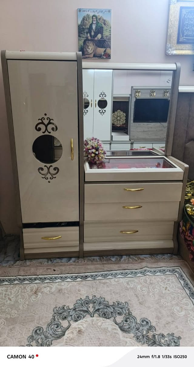 غرفه نوم للبيع تركي ثكيله كلش ونضيفه ميه من ميه 
الحريه السعر مليون ونص لدور *********** ابو فاطمه
