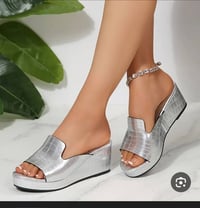 احذية جديدة • مقاسات متنوعة • توصيل لكافة المحافظات