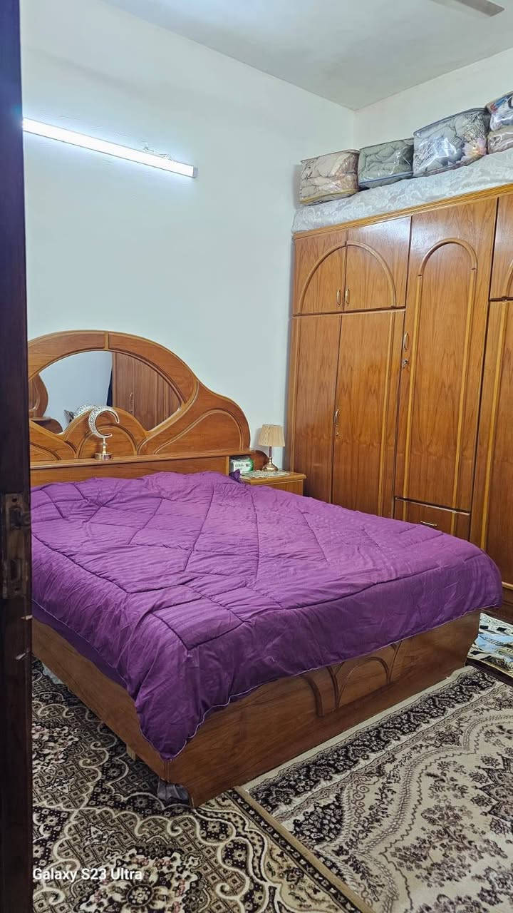 🏡🪂بيت للبيع بسعر مناسب 🏡🏡
🔺️ منطقة مشيرفة الثانية
🏡 قرب  بانزيخانه لؤلؤة الموصل و بالقرب من مدرسة زيد بن الخطاب 
💰للسعر 💸علق بتم ويوصلك السعر برسالة على الخاص 📩 
✅️ طابو سكني 
📍يبعد عن شارع ٦٠ خمسين متر   
📐مساحه ١٢٠متر جبهة ٨ وربع العمق ١٤ ونص 
📏طابق واحد غرفتين وهول واستقبال ومطبخ
 ومناور مخزن بلسطح سيراميك وكاشي مرمر
هاتف 
☎️ ***********
 ☎️ ***********
