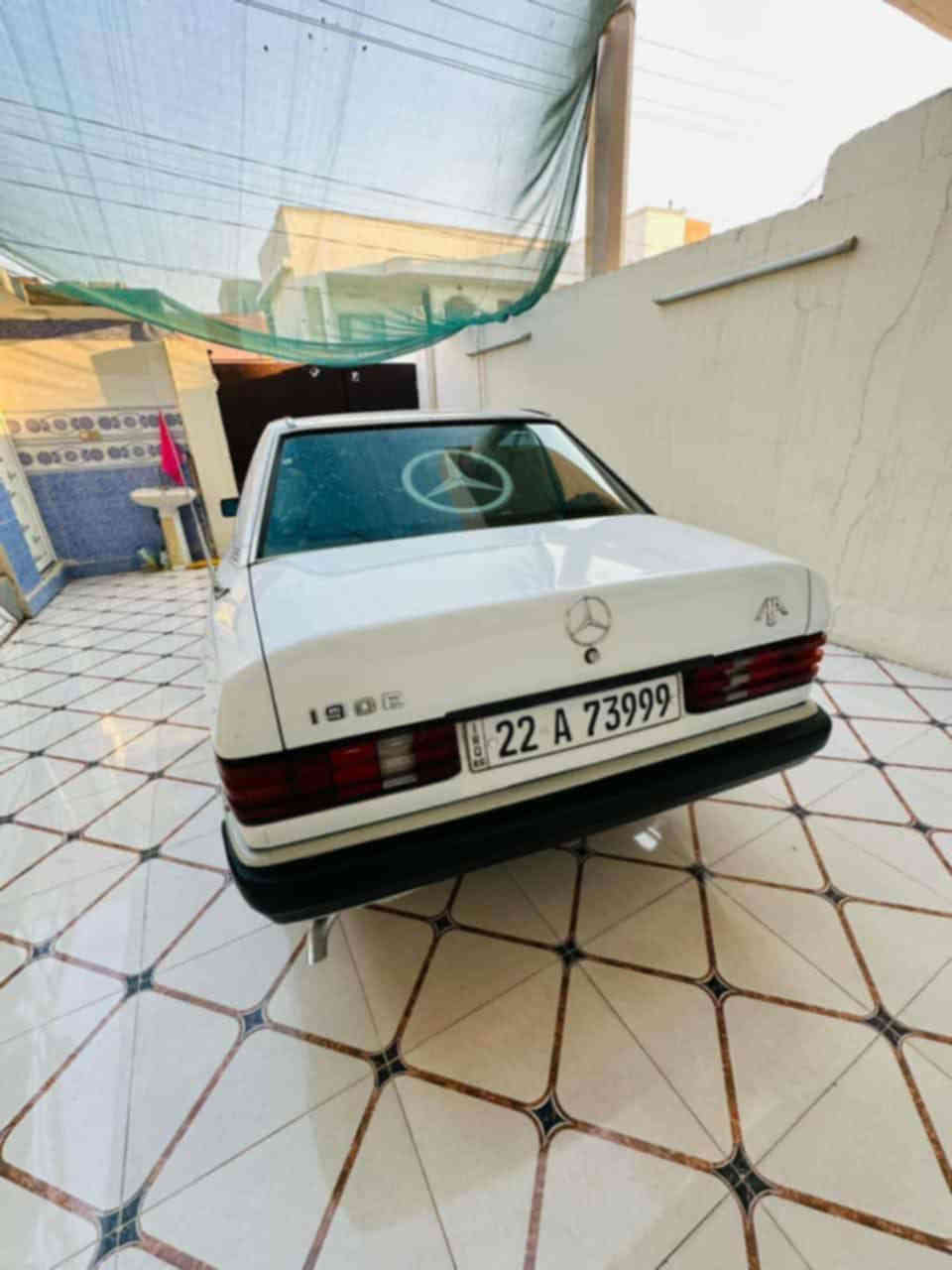 السلام عليكم 
للبيع مرسيدس طيارين 190E موديل 1991 وارد يابان لون ابيض فول مواصفات جام كهرباء ايرباك ستيرن دوسات نيكل غرفه السياره جدا نضيفه وبلاديه محرك وكير ونجي تحوير مضبوط تبريد ثلج سبير شركه عده اسعافات رقم اربيل 
السعر 63  $
للاستفسار ***********
