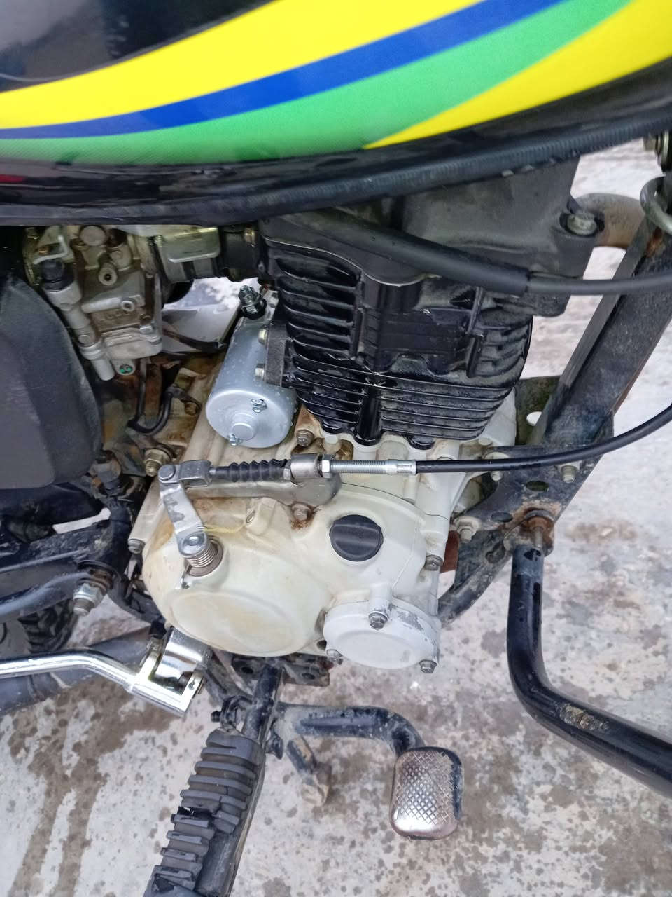 من رخصت مدير كروب سلام عليكم بوكسر للبيع مديل  2020 رقم سنويه  قم انكليزي دياله مشروع وطني تحويل ثاني يوم بيهه تبخير مكينه ناعمه تخبل كهربائيات كلهه شغاله كامله دراجه ما ناقصه شي سعر 1650 بيهه مجال حك جيه بغداد حسينيه راشديه ***********
