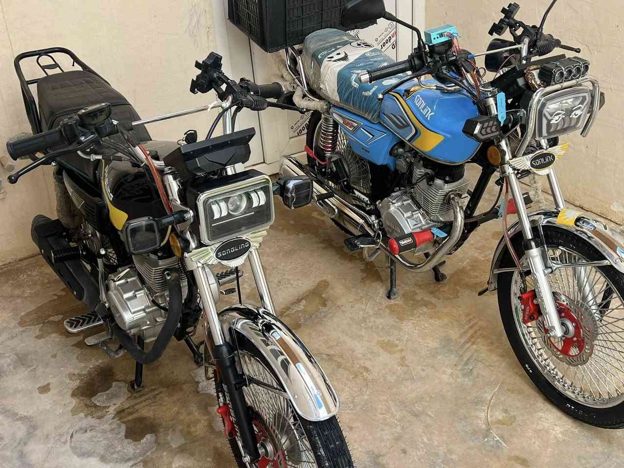 السلام وعليكم للبيع أو مراوس دراجه سونك  السمائي  موديل 25  بلادي.   السعر 725 وبي مجال 
الأسود موديل 26 بلادي مستخدم سبوع السعر 725 وبي مجال 
العنوان تكريت مجمع الجوهره 
***********
